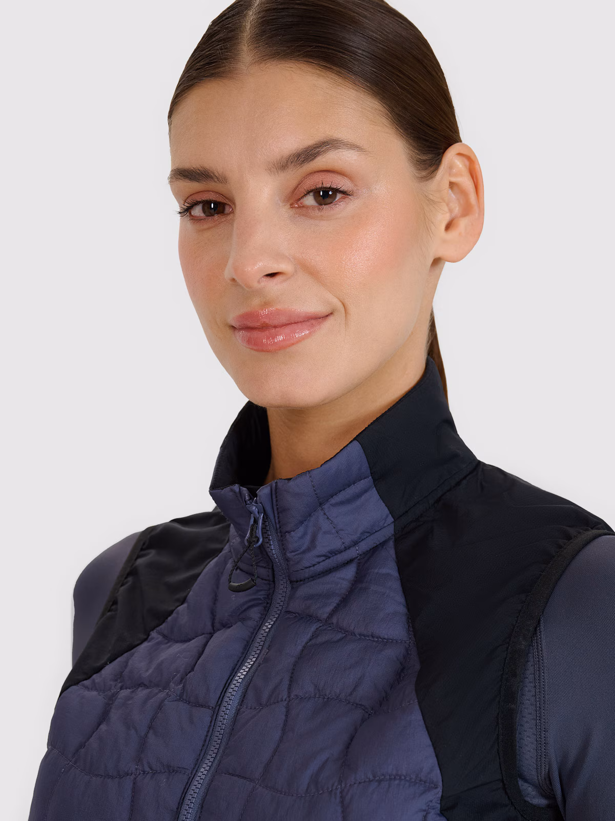 Trekingová vesta s výplňou PrimaLoft® Black Insulation TVJAF180 – Obrázok 6